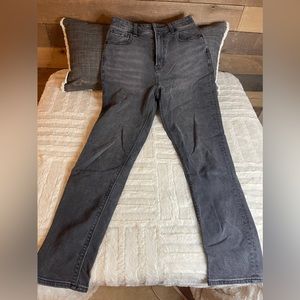 American Eagle Black Wash, Mom Jeans, Size 00 Regular